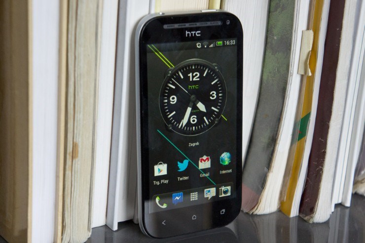 HTC One SV (2).jpg